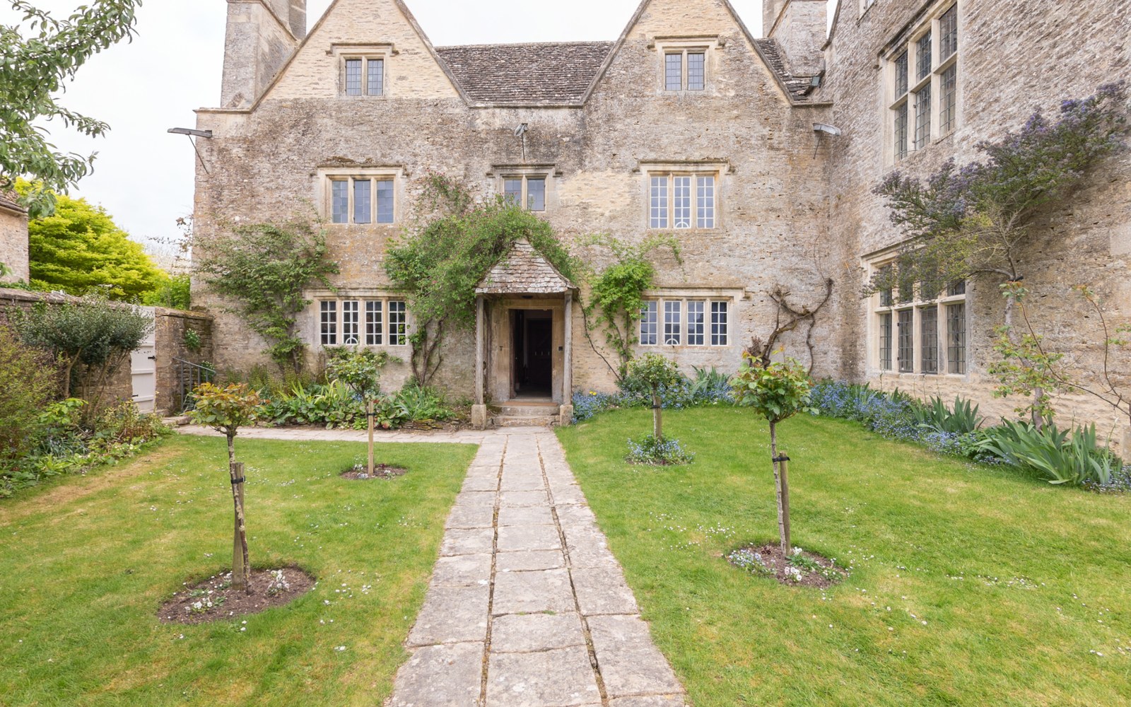 Kelmscott Manor virtual tour